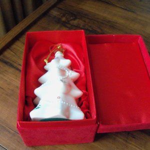Porcelain Christmas tree ornament (#EV1077)